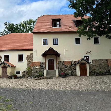 Penzion Tvrz Most Exteriör bild