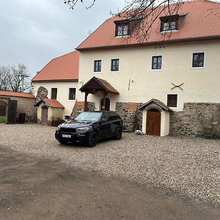 Penzion Tvrz Most Exteriör bild